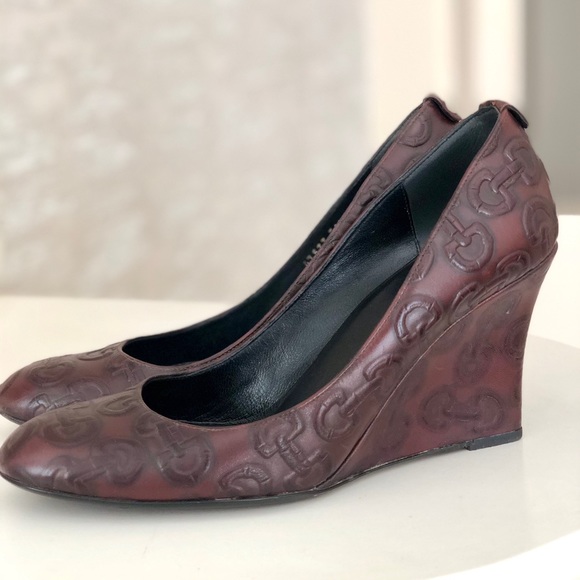 ❌SOLD❌Gucci shoes women - Picture 2 of 4